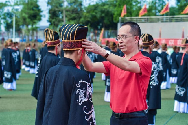 学校成人礼一般什么时候举行 学校成人礼什么意思 第3张